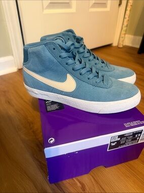 Nike Women’s SB Bruin Hi Size 8